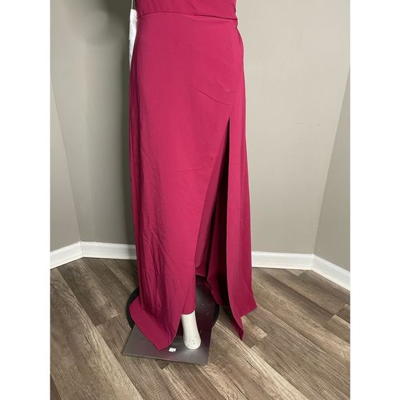 Kay Unger
Stretch Crepe Bijou Jumpsuit - Picture 6 of 9